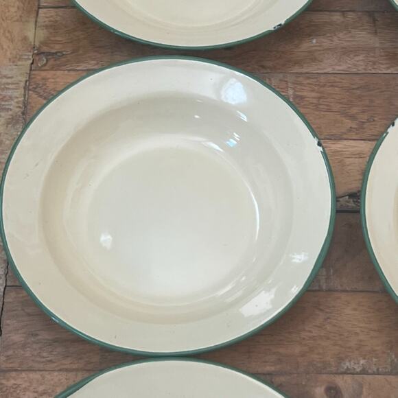 Vintage Cream with Green Trim Enamelware Bowls 7" Set of 8 Country Farmhouse - Picture 6 of 14